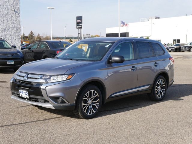 2017 Mitsubishi Outlander ES