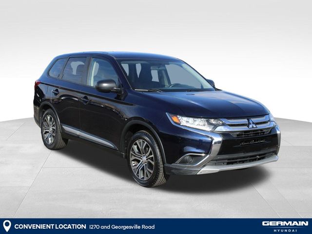 2017 Mitsubishi Outlander ES