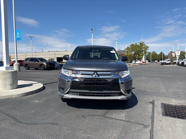2017 Mitsubishi Outlander ES