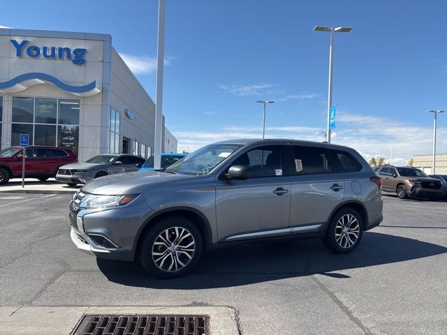 2017 Mitsubishi Outlander ES