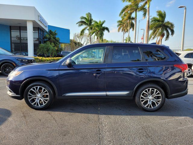 2017 Mitsubishi Outlander ES