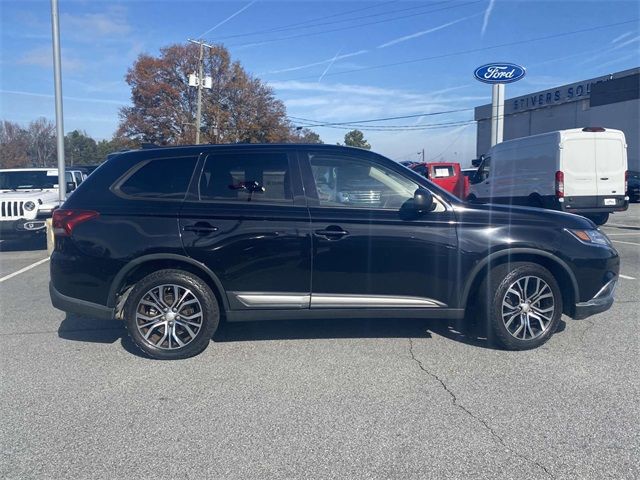 2017 Mitsubishi Outlander ES