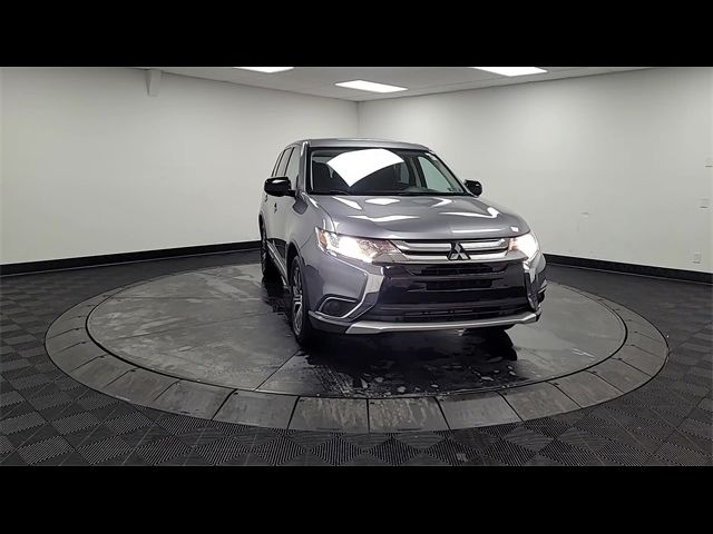 2017 Mitsubishi Outlander ES