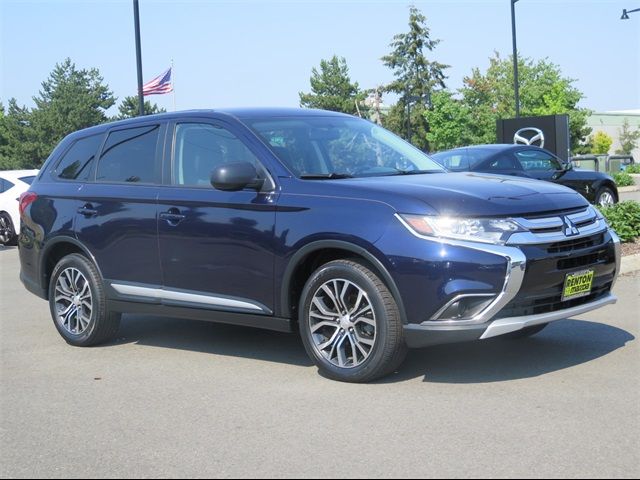 2017 Mitsubishi Outlander ES