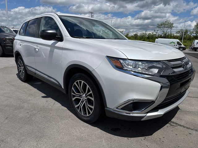 2017 Mitsubishi Outlander ES