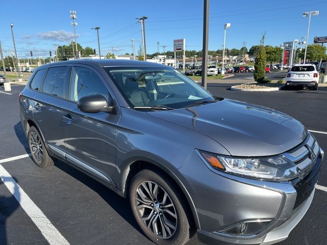 2017 Mitsubishi Outlander ES