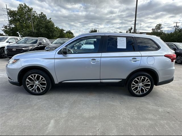 2017 Mitsubishi Outlander ES