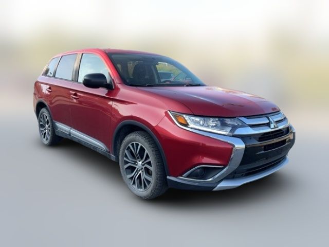 2017 Mitsubishi Outlander ES