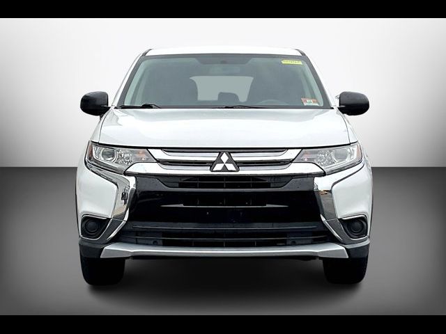 2017 Mitsubishi Outlander ES