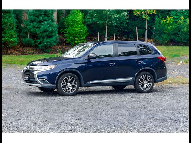 2017 Mitsubishi Outlander ES