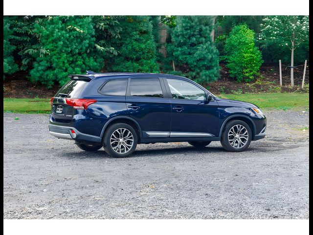 2017 Mitsubishi Outlander ES