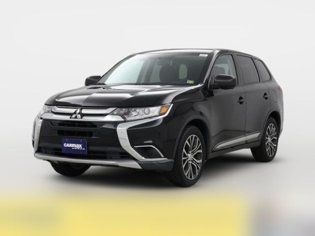 2017 Mitsubishi Outlander ES