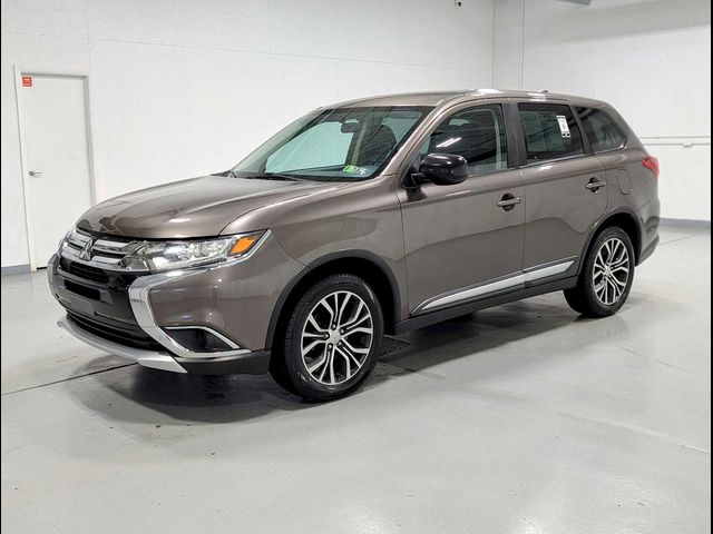 2017 Mitsubishi Outlander ES