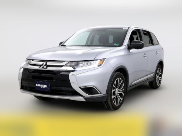 2017 Mitsubishi Outlander ES