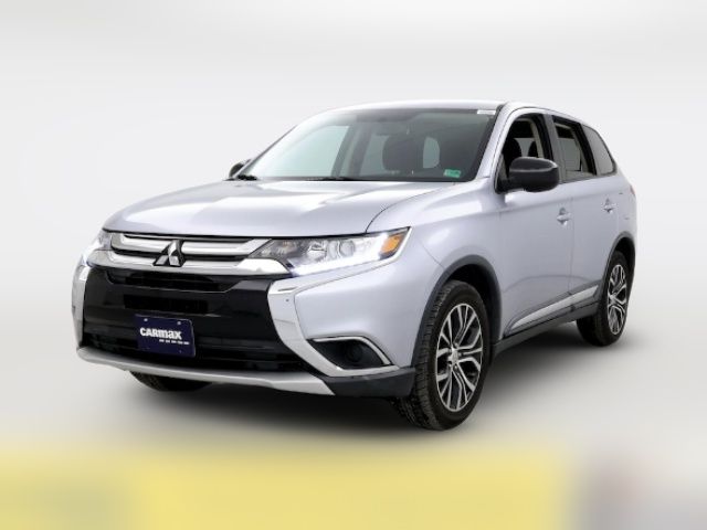 2017 Mitsubishi Outlander ES