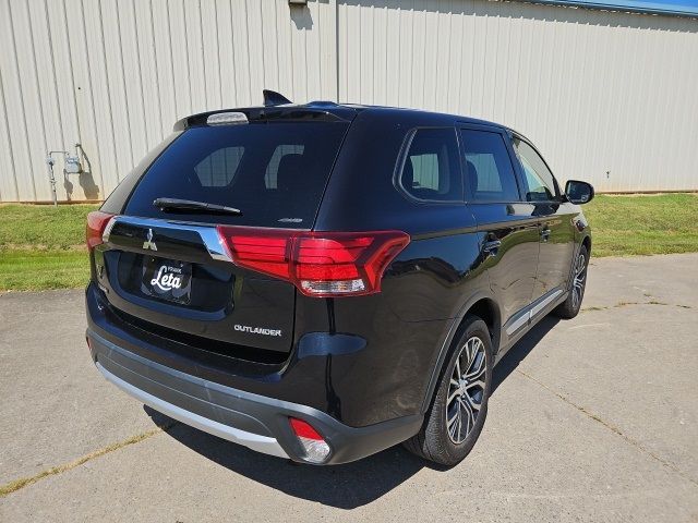 2017 Mitsubishi Outlander ES