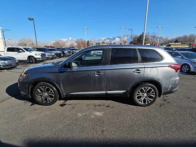 2017 Mitsubishi Outlander ES