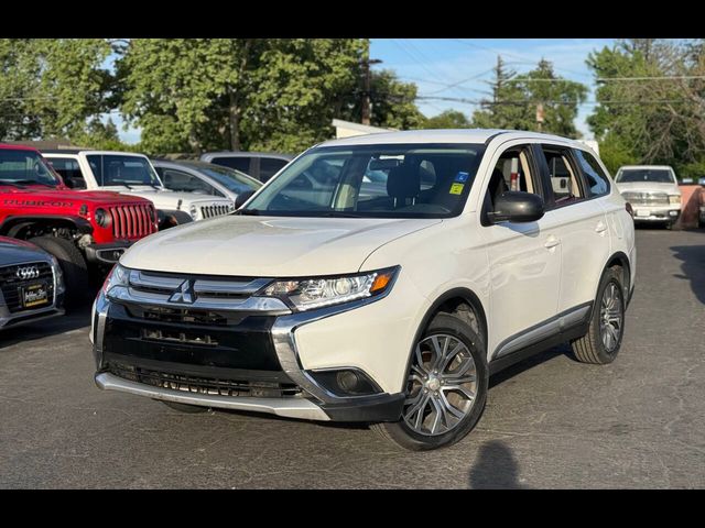 2017 Mitsubishi Outlander ES
