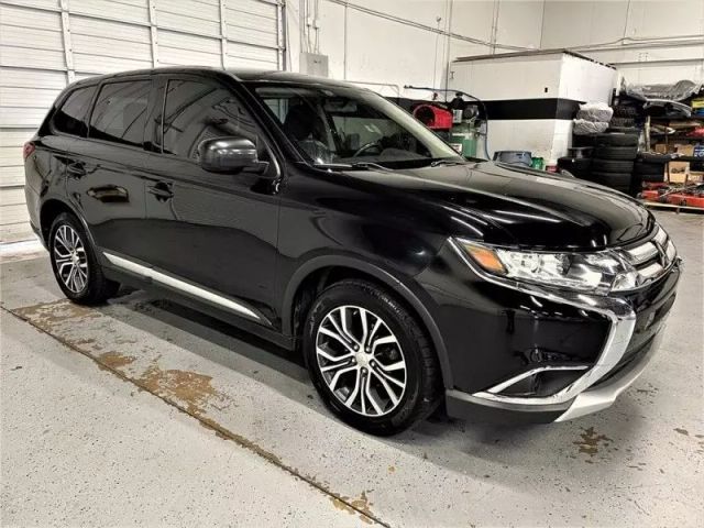 2017 Mitsubishi Outlander ES