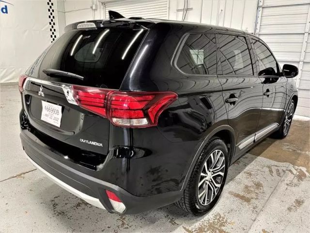 2017 Mitsubishi Outlander ES