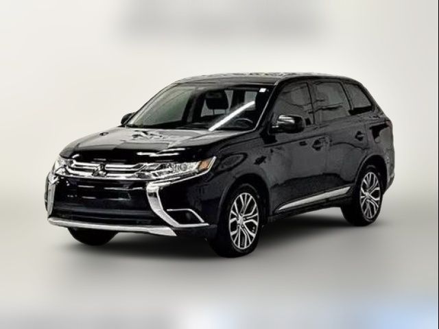 2017 Mitsubishi Outlander ES