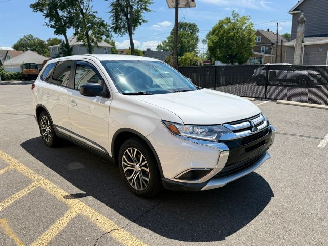 2017 Mitsubishi Outlander ES