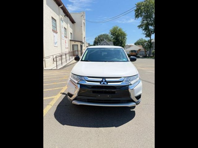 2017 Mitsubishi Outlander ES