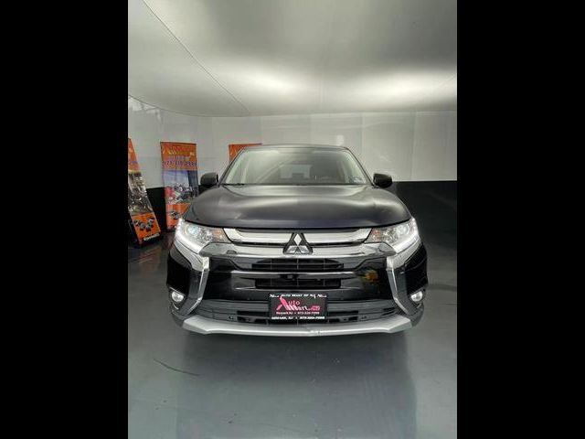 2017 Mitsubishi Outlander ES