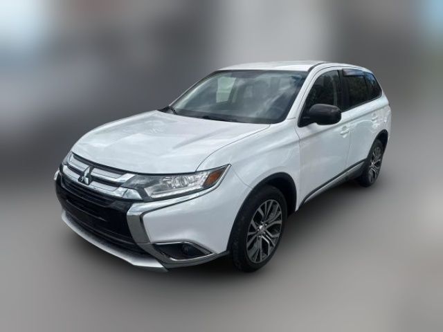 2017 Mitsubishi Outlander ES