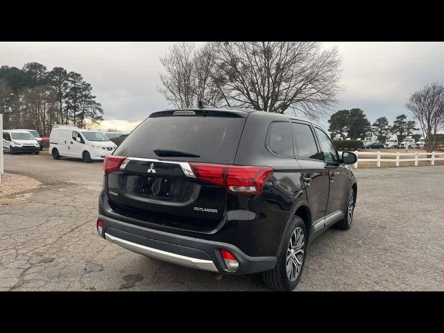 2017 Mitsubishi Outlander ES