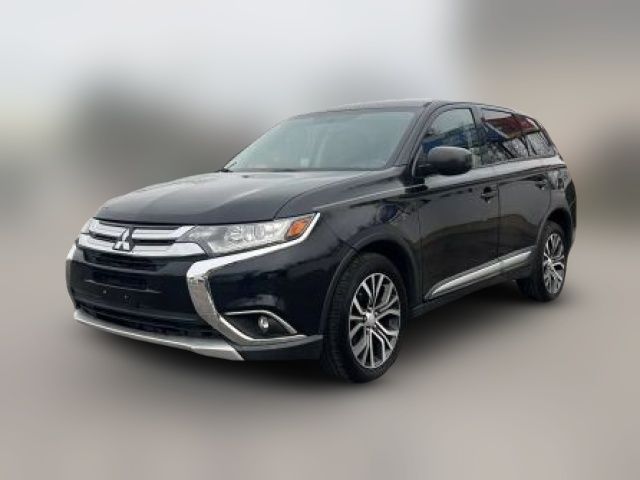 2017 Mitsubishi Outlander ES