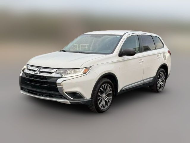 2017 Mitsubishi Outlander ES