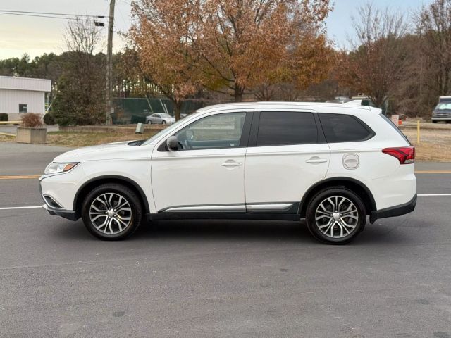 2017 Mitsubishi Outlander ES