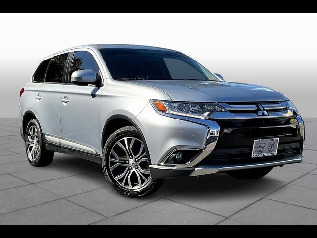 2017 Mitsubishi Outlander SE