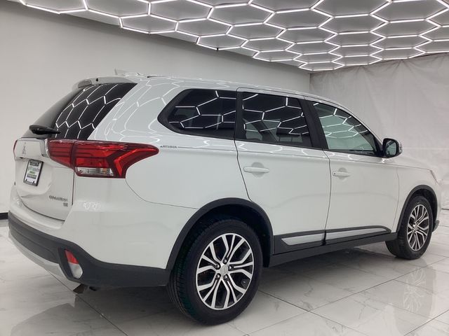 2017 Mitsubishi Outlander SE