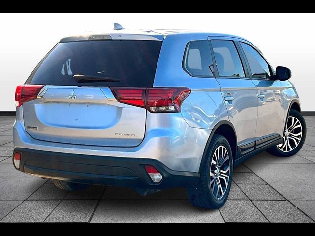 2017 Mitsubishi Outlander SE