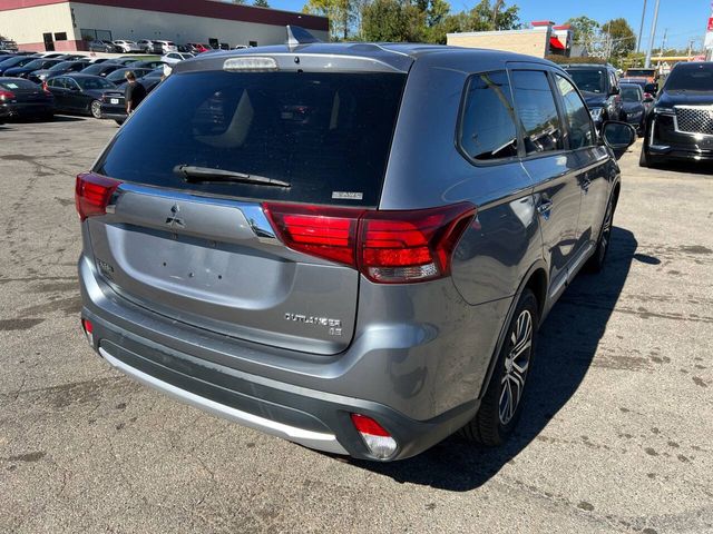 2017 Mitsubishi Outlander SE