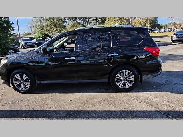 2017 Nissan Pathfinder SL