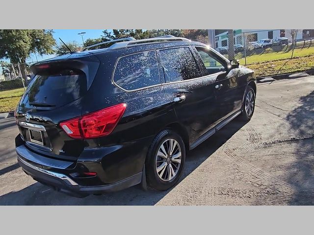 2017 Nissan Pathfinder SL