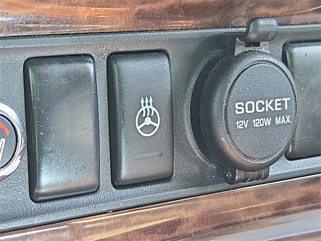 Vehicle image 30 of 39