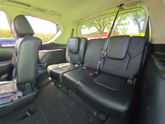 Vehicle image 25 of 39
