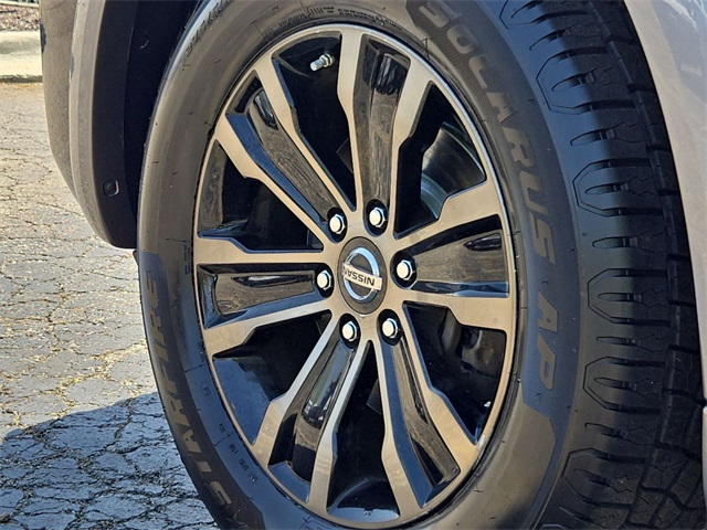 Vehicle image 11 of 39