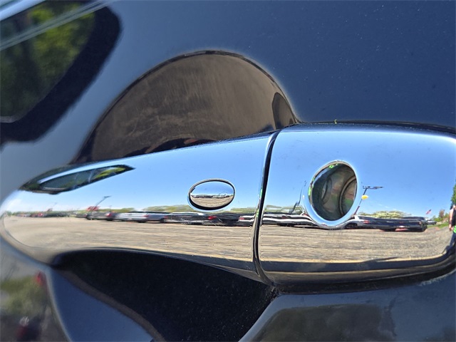 Vehicle image 36 of 39