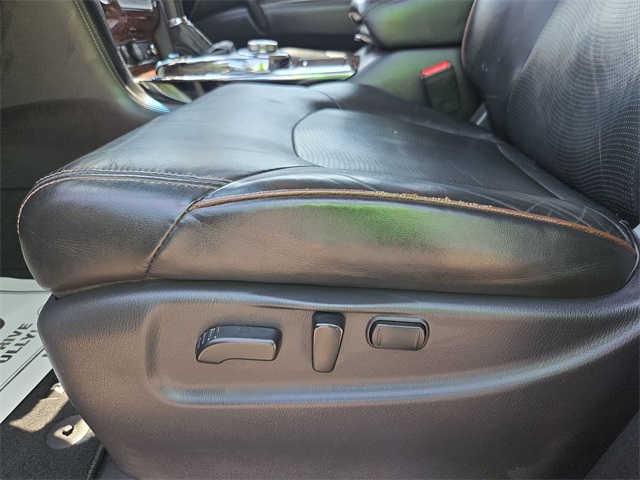 Vehicle image 13 of 39