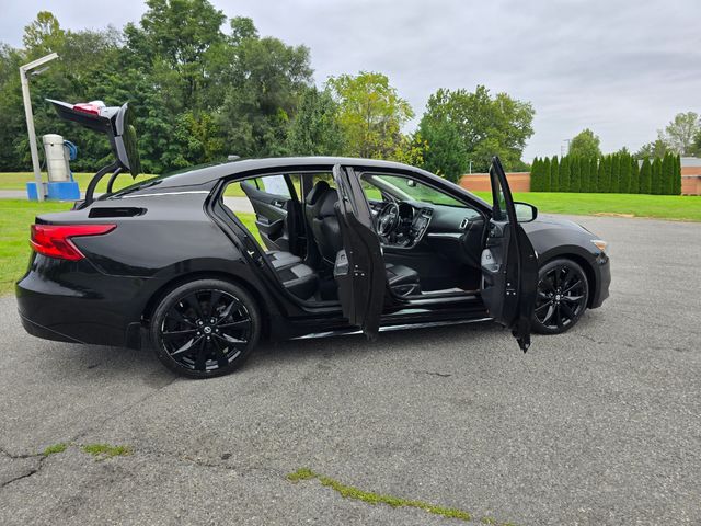 2017 Nissan Maxima SR