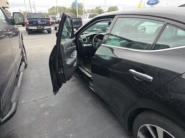 2017 Nissan Maxima SV