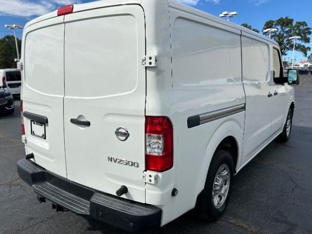 2017 Nissan NV SV