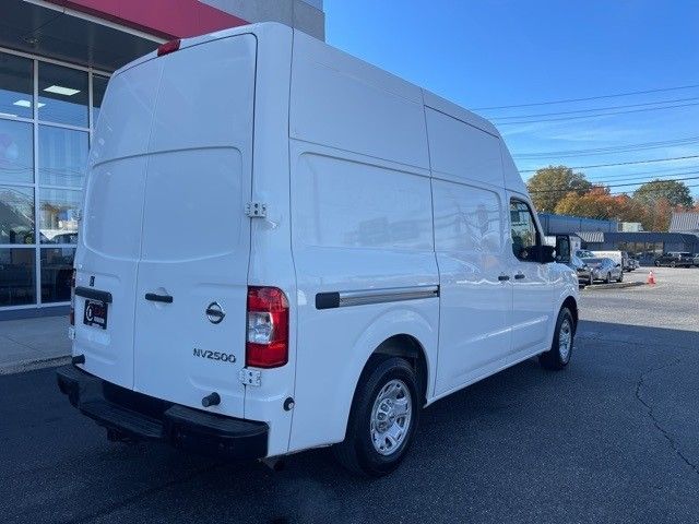 2017 Nissan NV SV