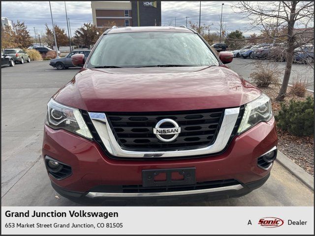 2017 Nissan Pathfinder SV