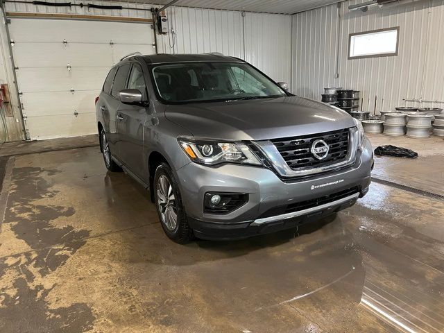 2017 Nissan Pathfinder 